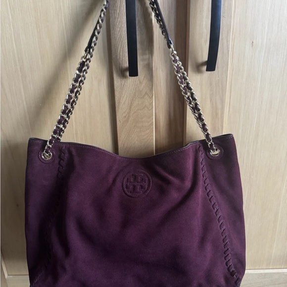 Elegant Burgundy Chain Shoulder Bag - Picture 1 of 9